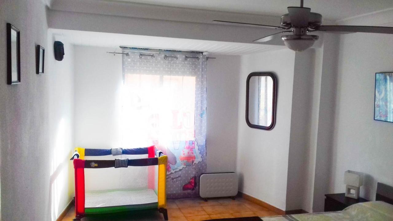 Almiserat Appartement Valencia Kamer foto